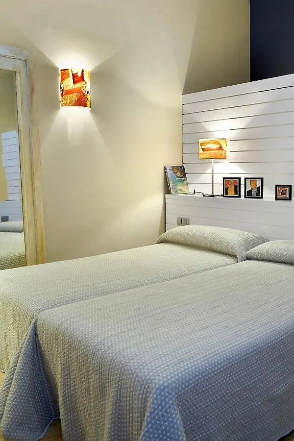 Hotel Mar De Tasmania - Auto Check-In La Bisbal d'Emporda Spain